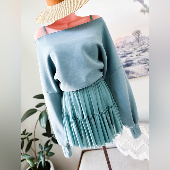 Blogilates Balletcore Mornings & Slow Dreaming Light Off Shoulder Sweatshirt - Picture 2 of 6